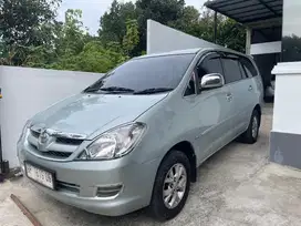 Innova V 2007 automatic