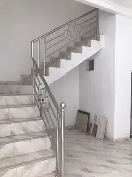 Menerima pemasangan balkon dan reling stainles