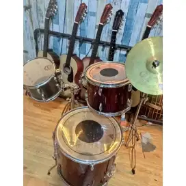 Satu set alat percusi kualitas import barang oke