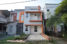 Rumah 2 Lt Minimalis Dekat Mall Paradise Walk Serpong Siap KPR J-18479