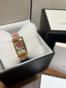 Jam Tangan Gucci Floral