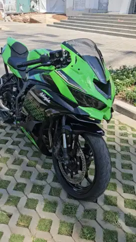 KAWASAKI ZX25r TH 2021 MULUS KM RENDAH