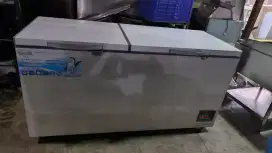 Freezer box GEA 607liter, mesin ori