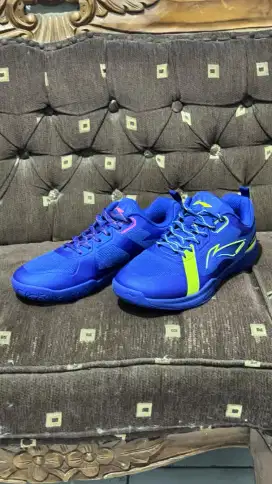 Sepatu Badminton LiNing Aero Lite