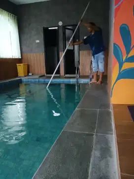Maintenance kolam renang