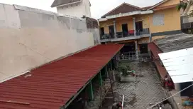 Tukang renovasi dan atap