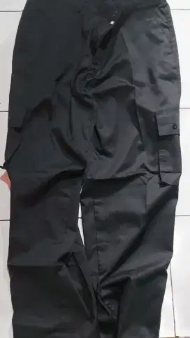 Celana cargo pria