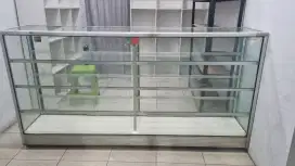 Rak bekas toko dan lemari