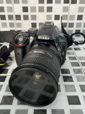 DSLR Nikon D5300 Wifi Lensa Nikon 18-200mm VR II Mulus