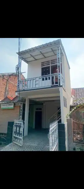 Dijual Rumah dua lantai di Perumahan Graha Prima