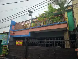 Jual cepat, rumah 2 lantai