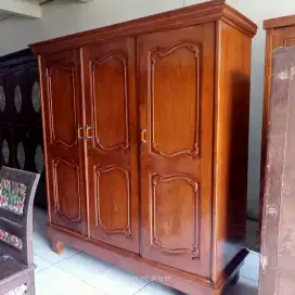 Lemari kayu jati 3 pintu antik tua dahelamin Bogor Cibanteng berat