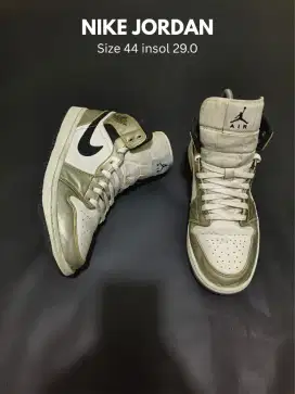 Jual sepatu Nike Jordan size 44