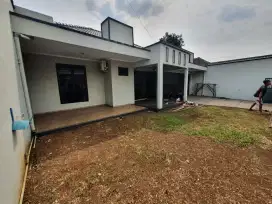 Rumah dengan 4 kamar tidur pondok melati bekasi