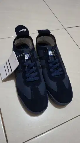 Onitsuka tiger navy sz 40