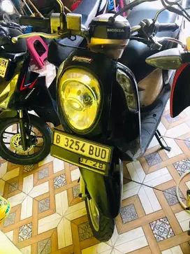 HONDA SCOOPY 2014