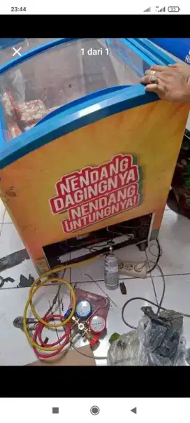 Perbaiki kulkas,showcase,frezer,m.cuci dan ac (service)