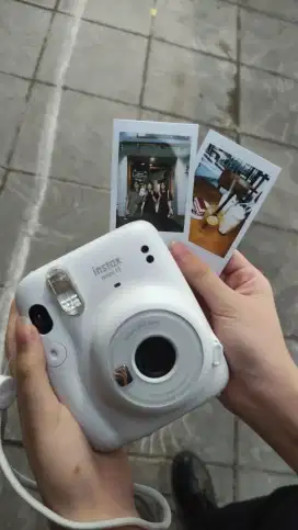 Instax mini 11 preloved