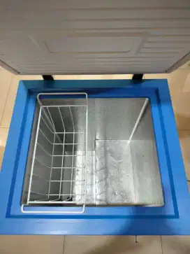 *Jual cepat* , jual dua unit freezer changhong, satu besar satu kecil