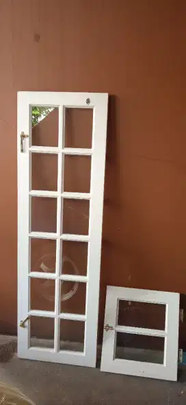 Daun jendela tanpa kusen