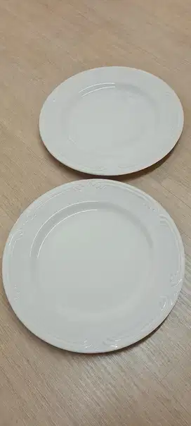Saleby platerie piring keramik dinner plate cream, piring aesthetic
