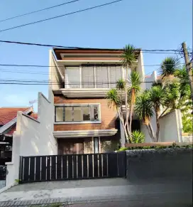 Araya ‼️Jual Rumah Baru Split Level dekar Pakuwon City