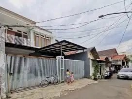 Di sewakan rumah 2 lantai non cklaster di jl andara