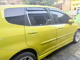 Mobil Honda Jazz Antik