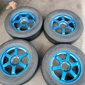 Velg rays te37 ring 18x8 pcd 6x139,7 ET 20 ban 265/60 R18 Fortuner dll