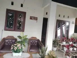 Rumah di bagian tengah GPI Jl. Anggrek Raya 8 B