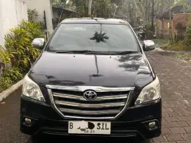 Kijang Innova Automatic 2000 CC 2014 ex Mobil Keluarga