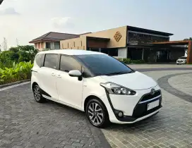 (DP 1JT) TOYOTA SIENTA V AT ISTIMEWA