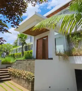 TURUN HARGA RUMAH HOOK PONDOK INDAH, ada Kolam, bagus siap Huni Jaksel