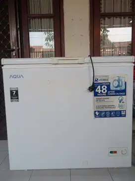 DIJUAL FREEZER AQUA 203 LITER