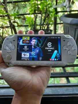 Psp 2000 white purple