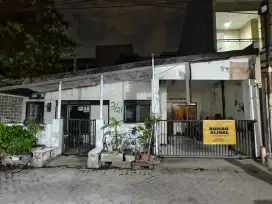 Dijual Rumah (hitung tanah saja) daerah Ngagel