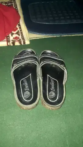 Sandal indian asli