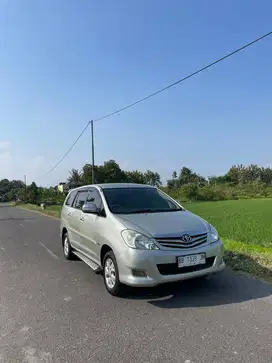 Kijang Innova G Luxury Th 2011 AT