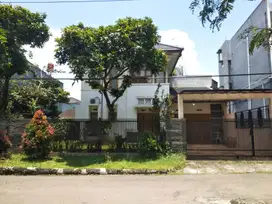 Dijual Cepat Rumah Besar Asri Buah Batu Regency Dekat Tol