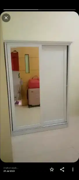 Lemari baju sliding