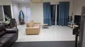 Dijual rumah siap huni 2 lt di Greenwich, BSD