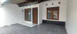 Disewakan Tahunan Rumah Nyaman di Taman Kopo Indah 2