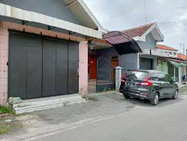 Rumah kos ruko pajang laweyan solo