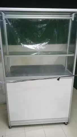 Etalase  meja jualan