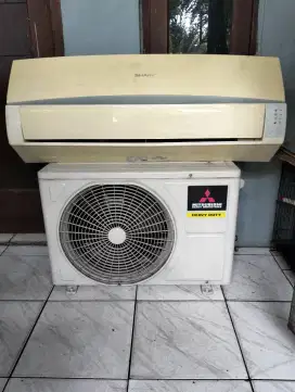 ac split 1/2 pk indor sharp, outdor mits dingin