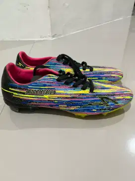 Sepatu bola specs lightspeed 3 ukuran 43