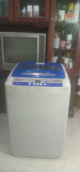 Mesin cuci Aqua 9kg type ASW-99XTF.