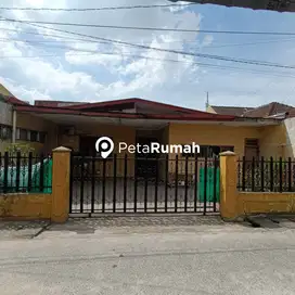 DIJUAL VILLA JALAN PAHLAWAN GANG PERWIRA -DAERAH HM YAMIN