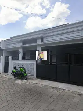 Rumah solo gentan purbayan pinggir jalan mangesti raya