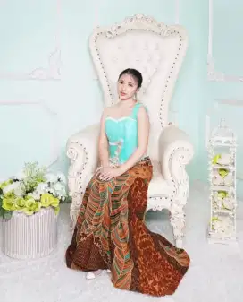Kursu syahrini putih